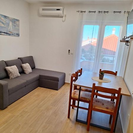 פריבלאקה Apartmani Marino מראה חיצוני תמונה