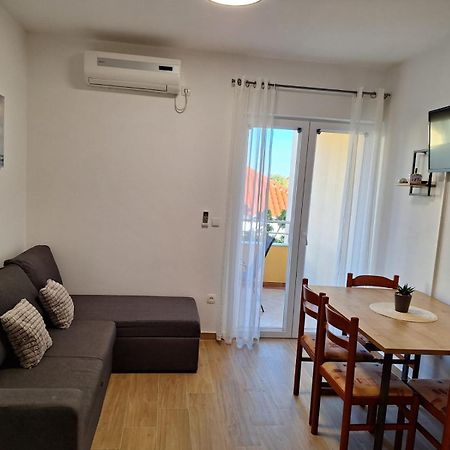 פריבלאקה Apartmani Marino מראה חיצוני תמונה