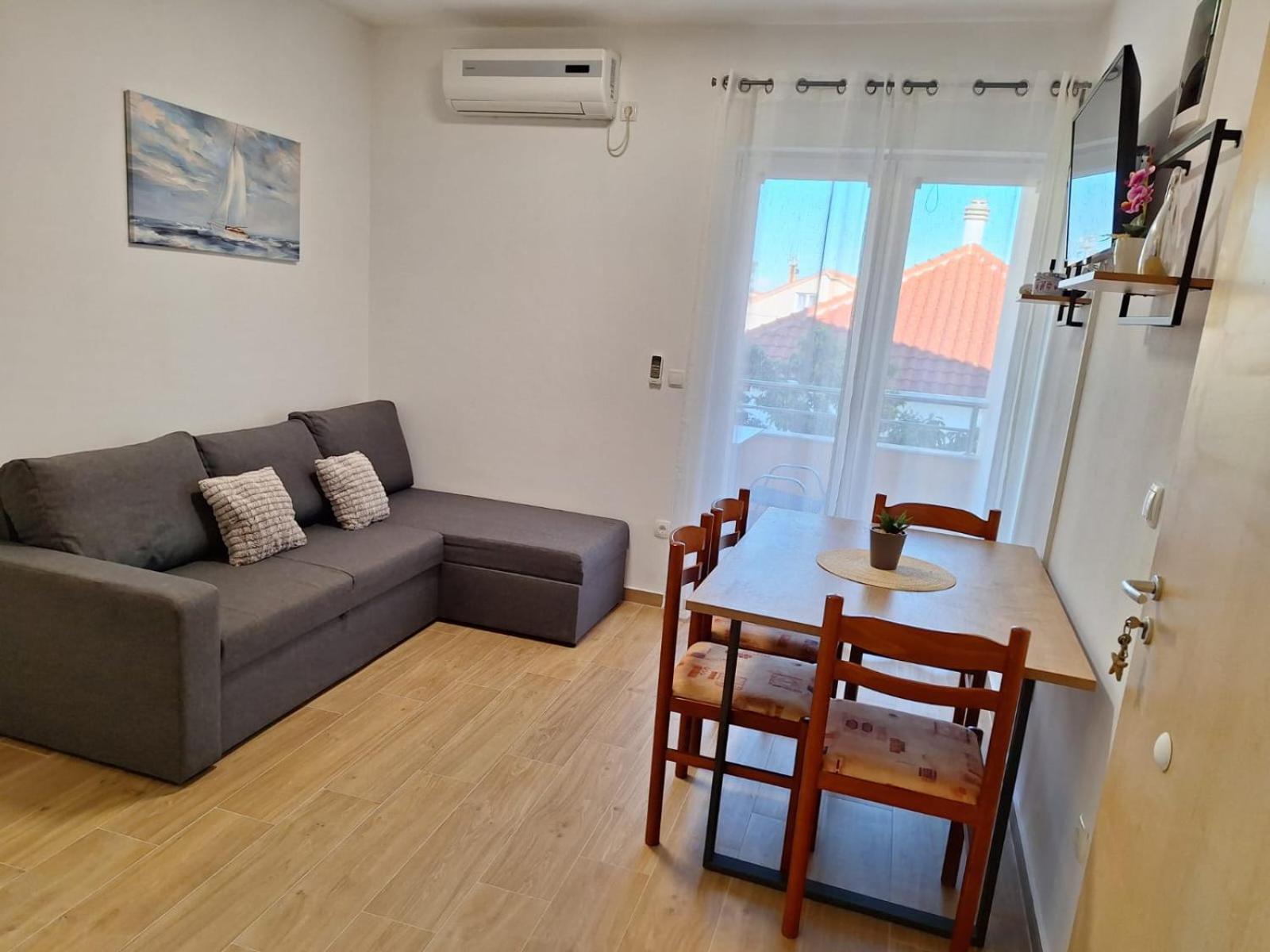 פריבלאקה Apartmani Marino מראה חיצוני תמונה