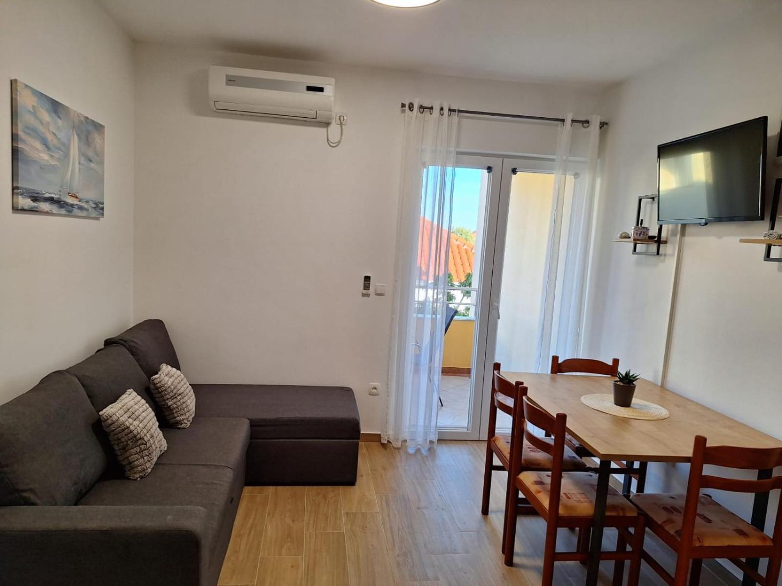 פריבלאקה Apartmani Marino מראה חיצוני תמונה