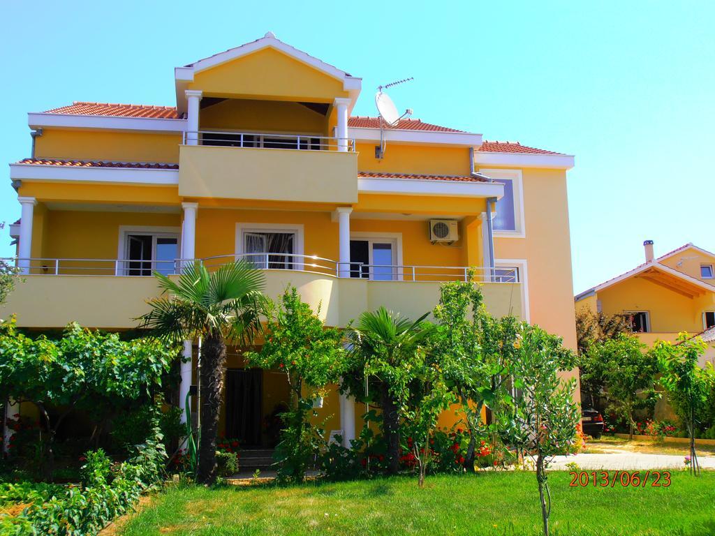 פריבלאקה Apartmani Marino מראה חיצוני תמונה