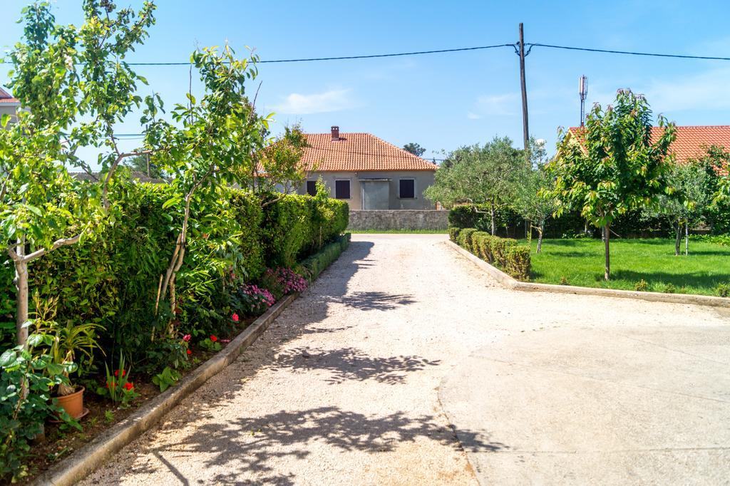 פריבלאקה Apartmani Marino מראה חיצוני תמונה