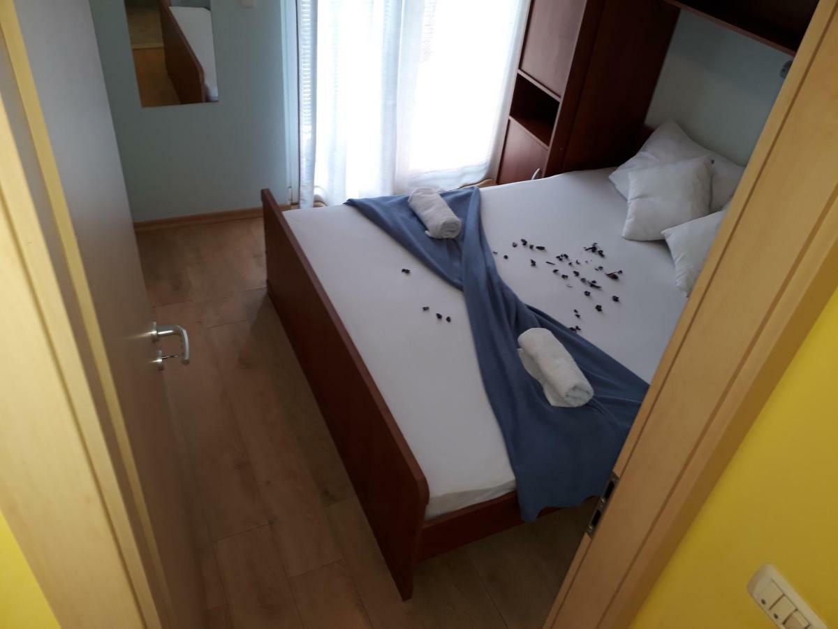פריבלאקה Apartmani Marino מראה חיצוני תמונה