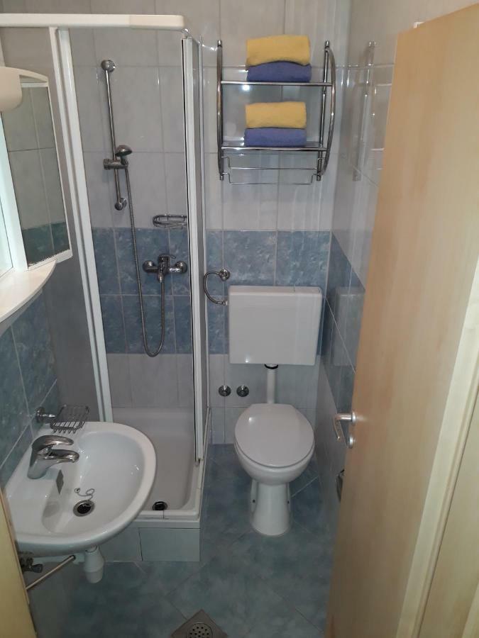 פריבלאקה Apartmani Marino מראה חיצוני תמונה