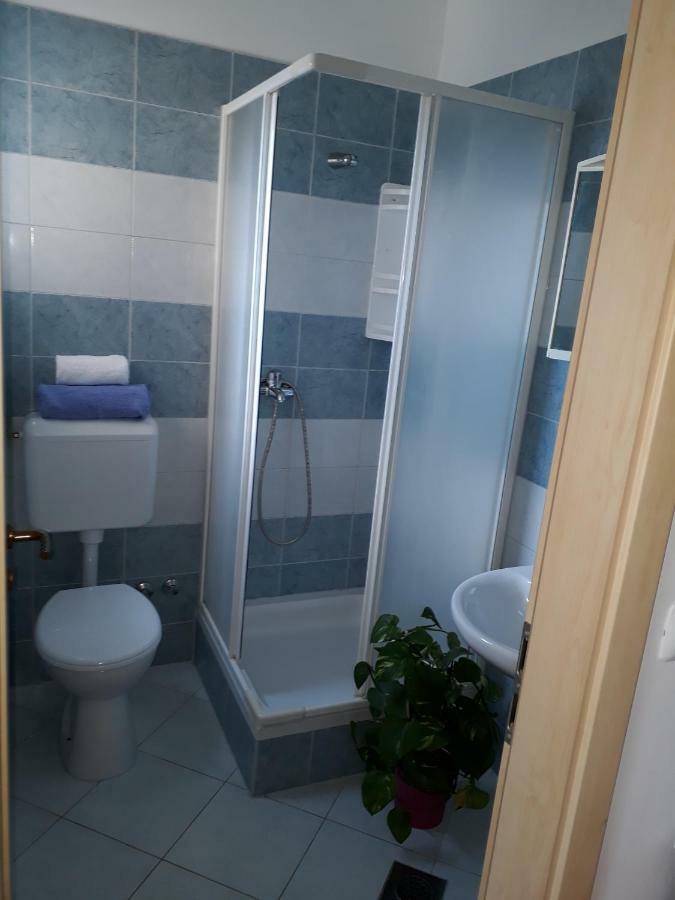 פריבלאקה Apartmani Marino מראה חיצוני תמונה