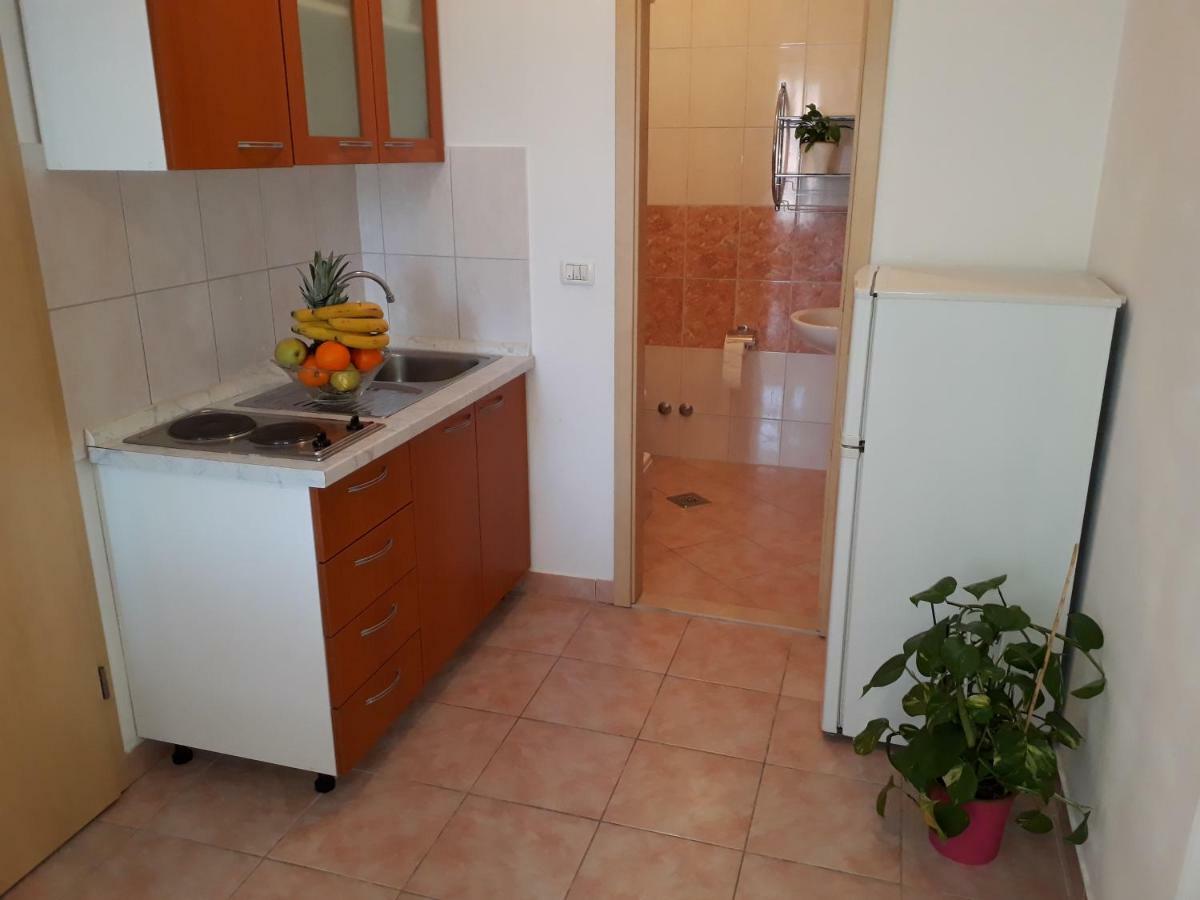 פריבלאקה Apartmani Marino מראה חיצוני תמונה