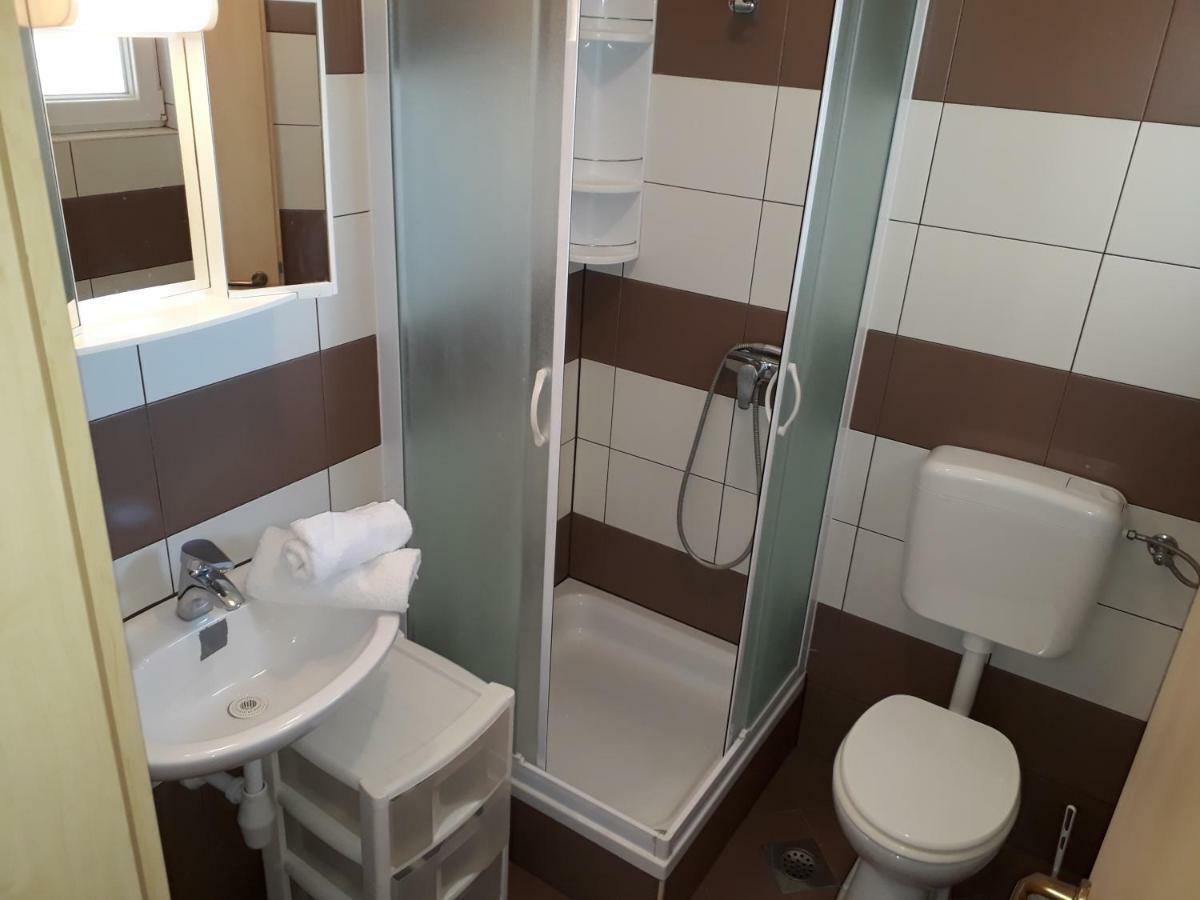 פריבלאקה Apartmani Marino מראה חיצוני תמונה
