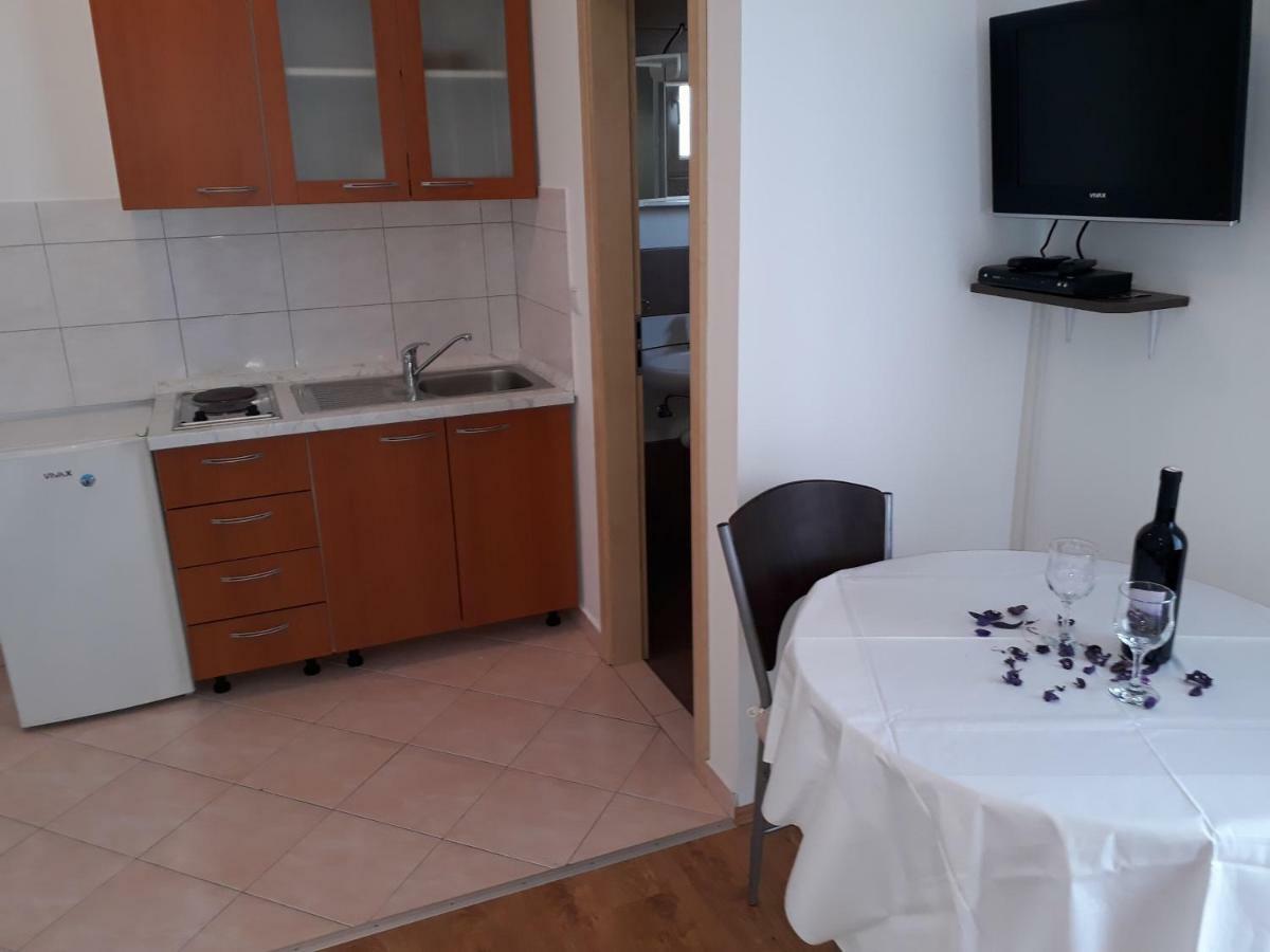 פריבלאקה Apartmani Marino מראה חיצוני תמונה