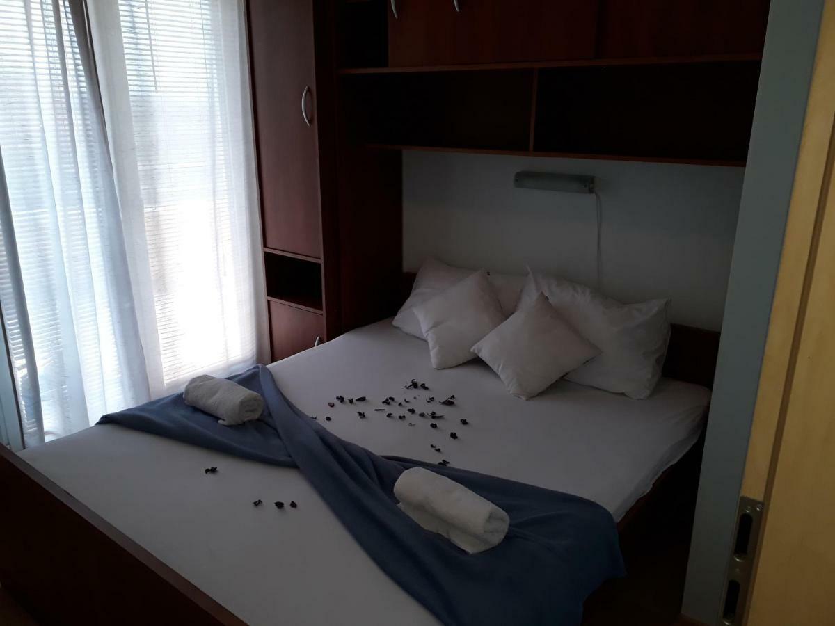 פריבלאקה Apartmani Marino מראה חיצוני תמונה