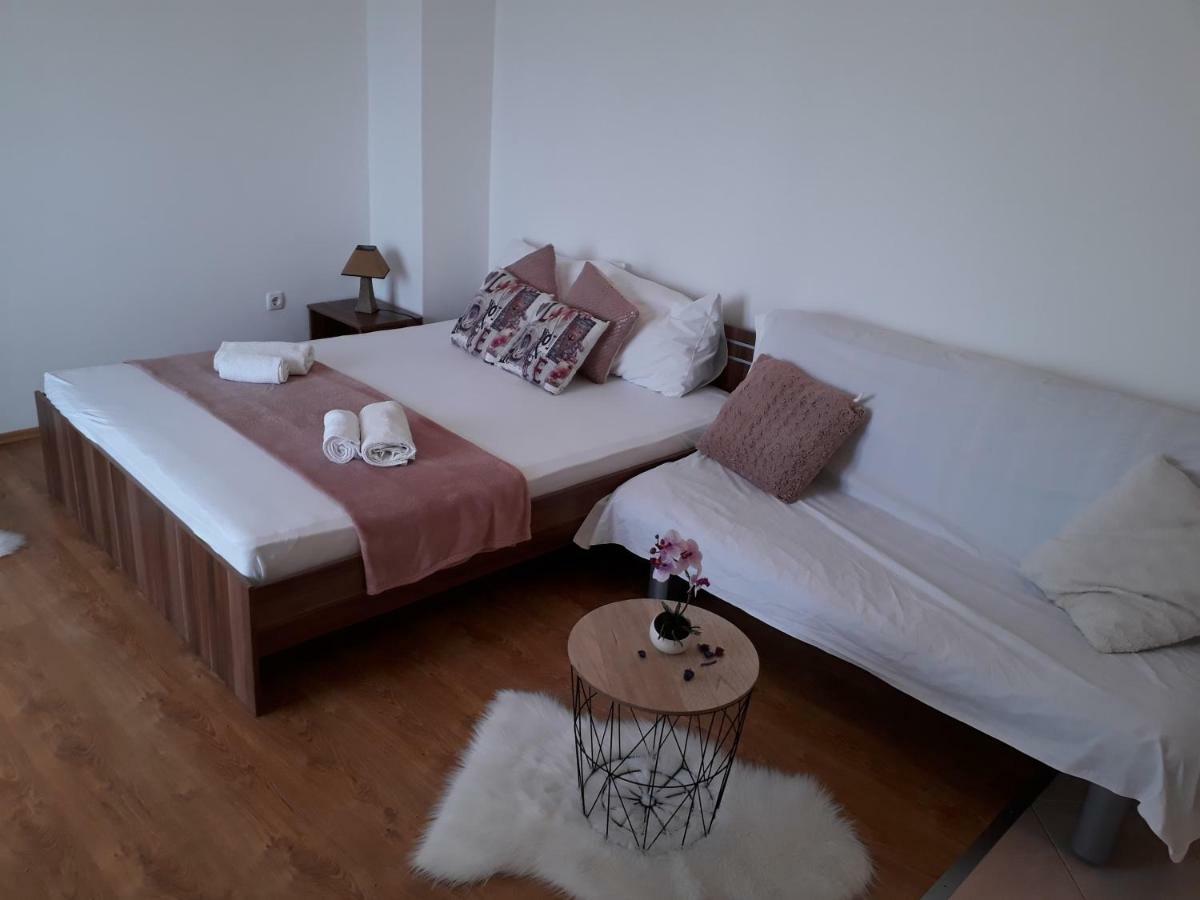 פריבלאקה Apartmani Marino מראה חיצוני תמונה