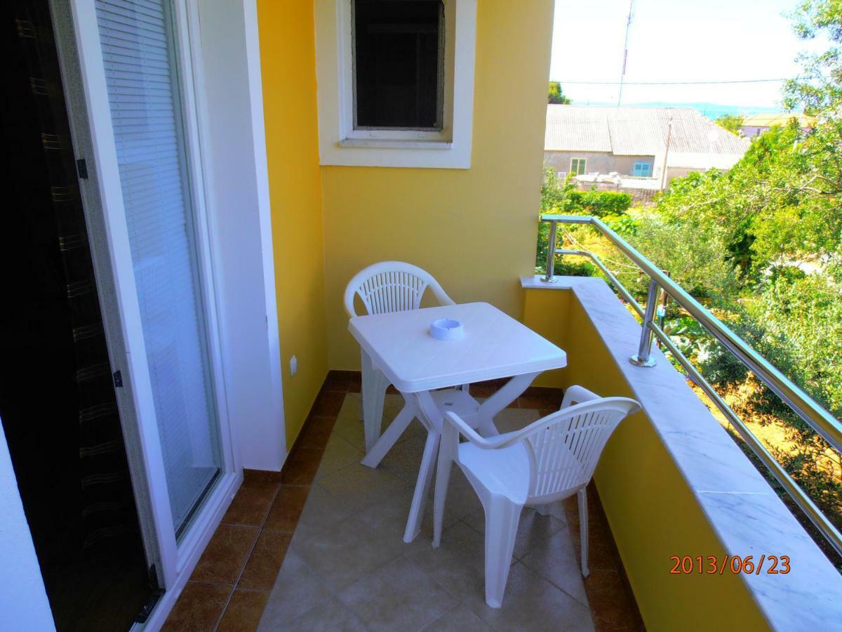 פריבלאקה Apartmani Marino מראה חיצוני תמונה