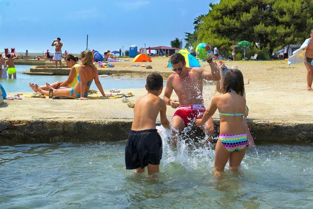 פריבלאקה Apartmani Marino מראה חיצוני תמונה